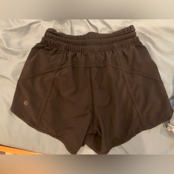 Shorts bundle: Levi’s size 27, Lululemon, Dynamite - Picture 8 of 9